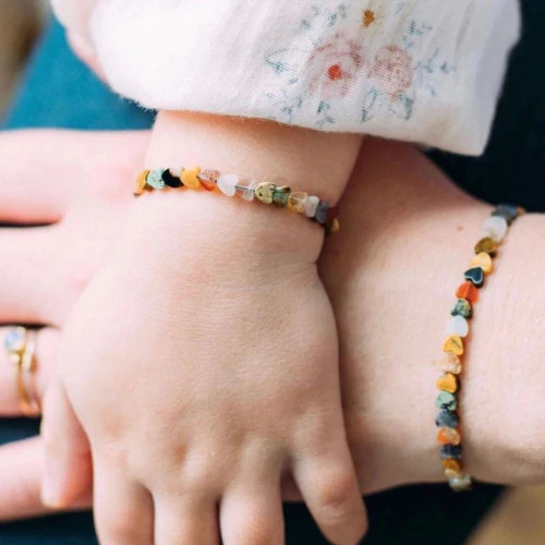 💎 Comment choisir des bijoux pour enfant? (Sécurité, styles et idées cadeaux)