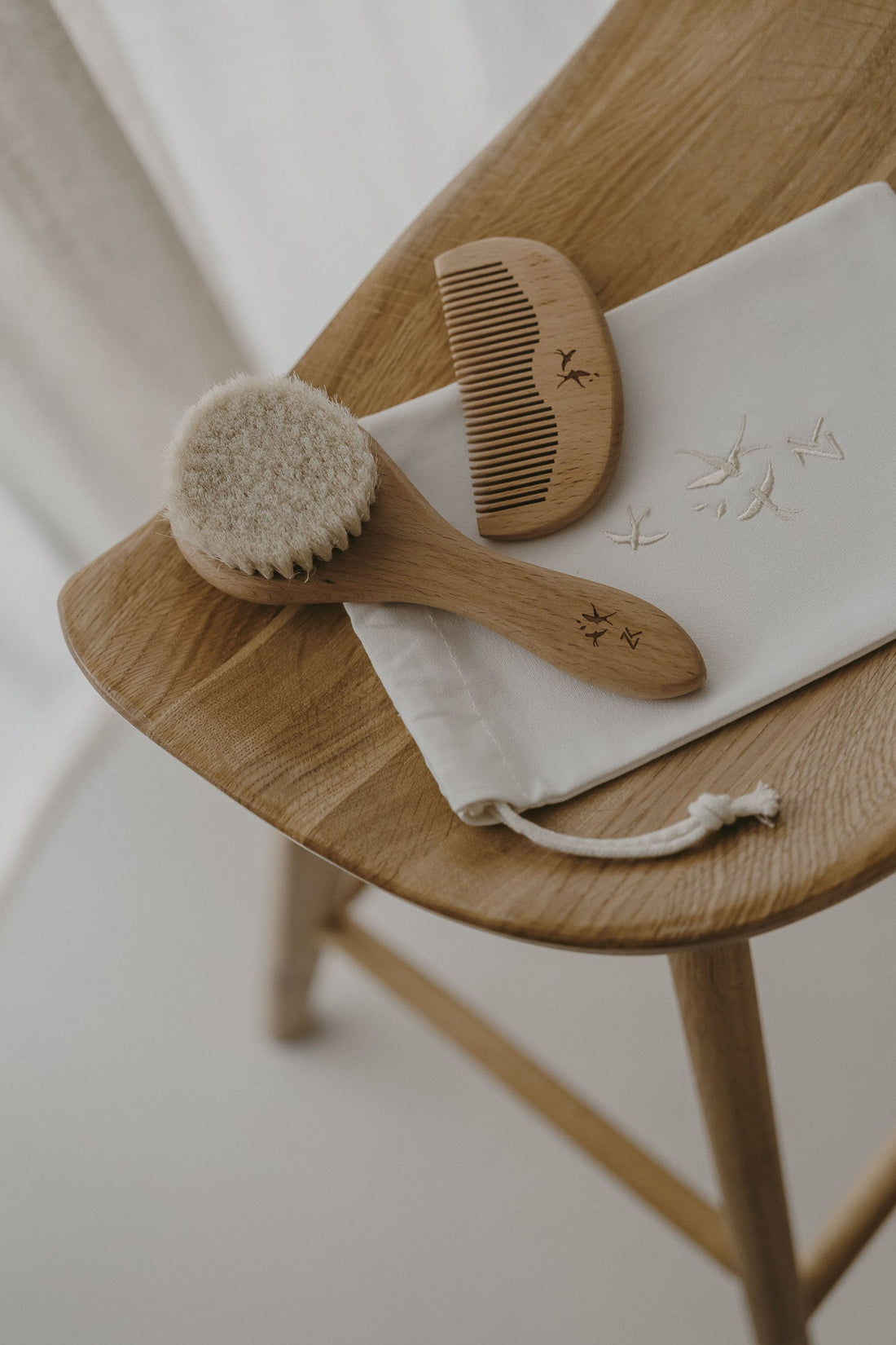 Quelle brosse démêlante choisir pour les cheveux de son enfant ?