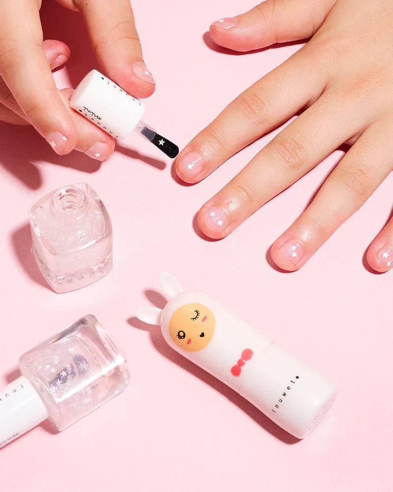 💅 Vernis à ongles pour enfant : comment choisir un vernis sûr, lavable et naturel ?
