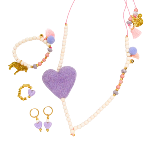 Collection de bijoux pour enfants avec une bague, un bracelet, un collier et des boucles d'oreilles 