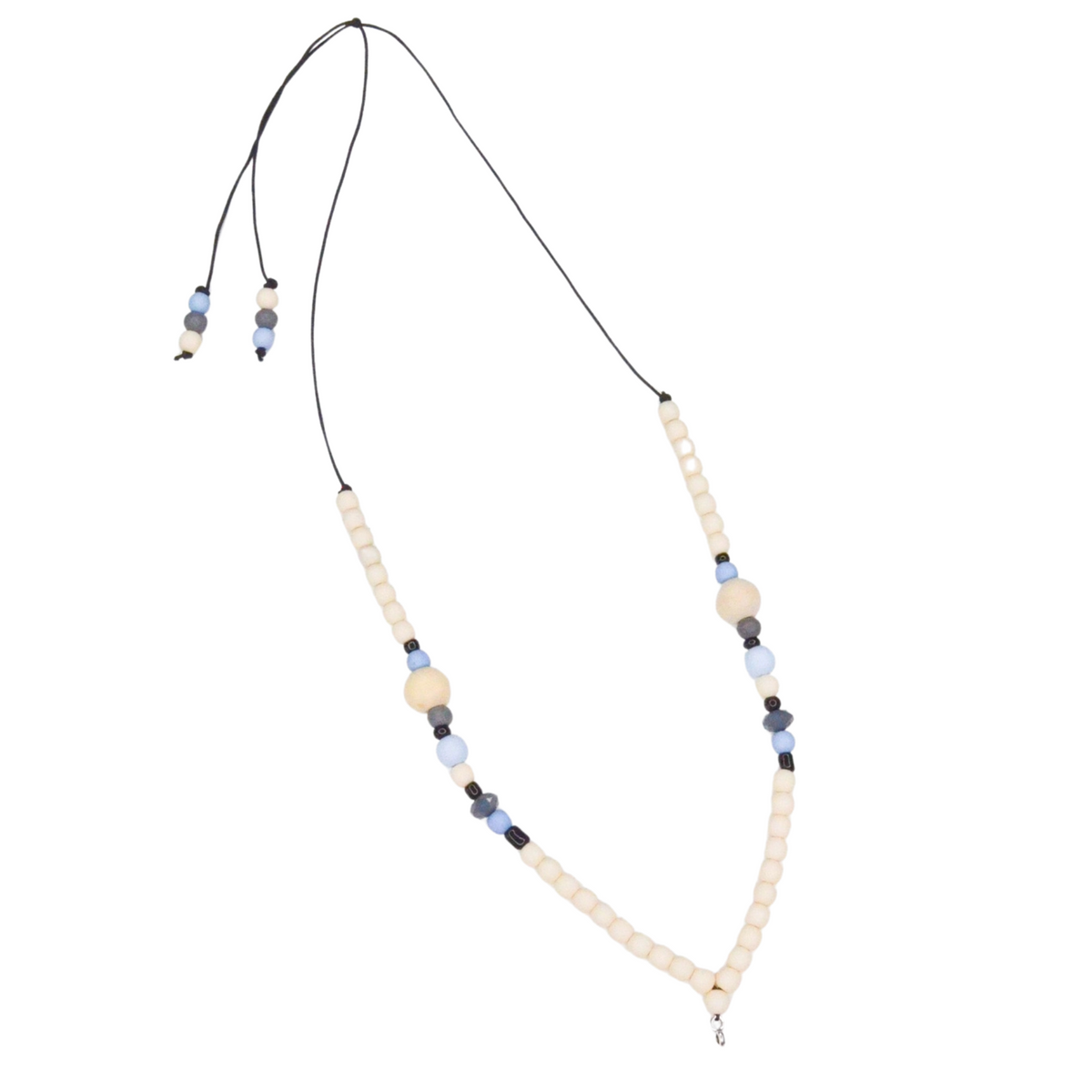 Collier à perles pour petit garçon dans les tons bleu, beige et gris de la marque Feestbeest 