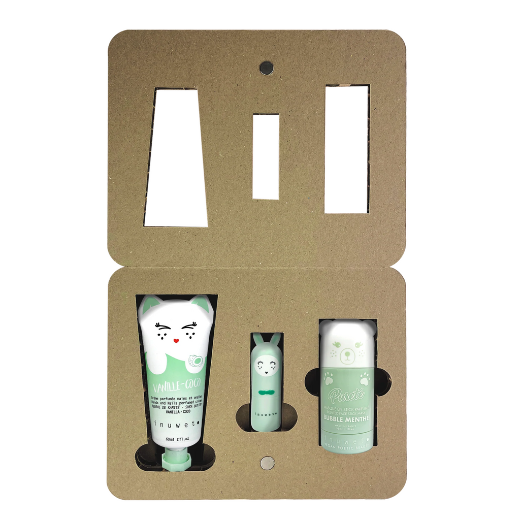 Intérieur du coffret Dream Set inuwet, coffret de soin pour les enfants composé d'une crème pour les main, d'un baume à lèvres et d'un masque en stick pour le visage