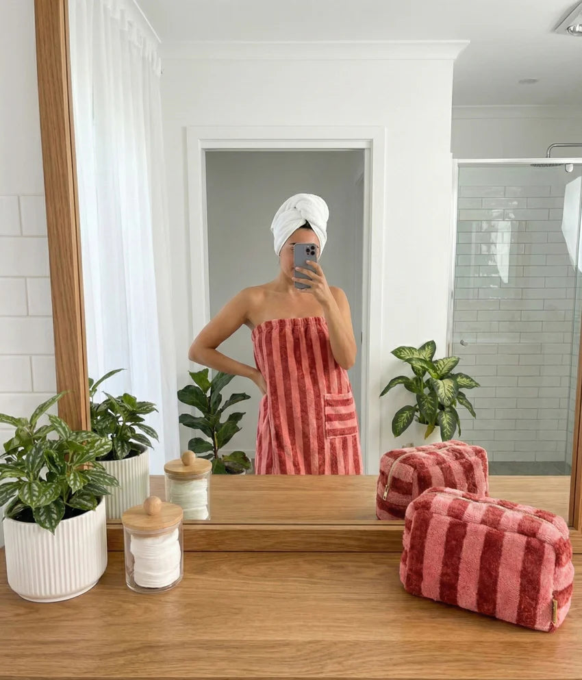Trousse de toilette en eponge rose 