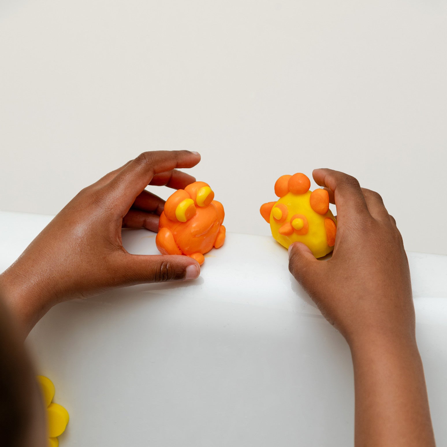 Coffret pâtes à modeler lavantes "orange et jaune avec Ploofy", Pataplouf - NAILMATIC