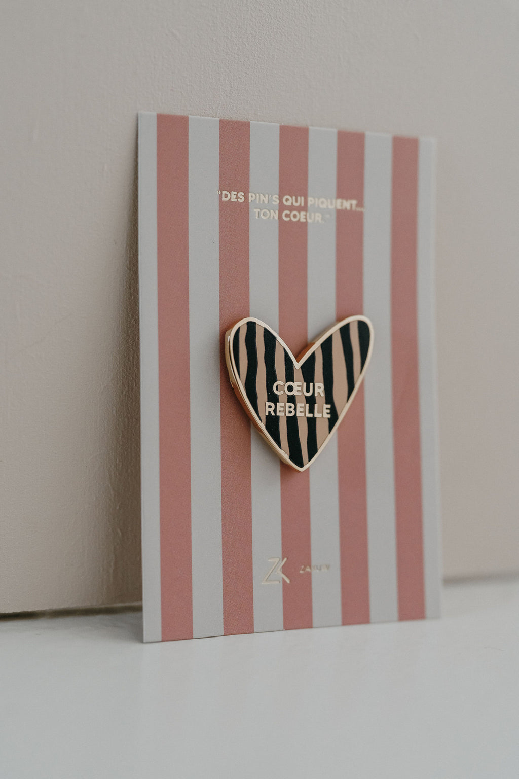 Pin's coeur rebelle
