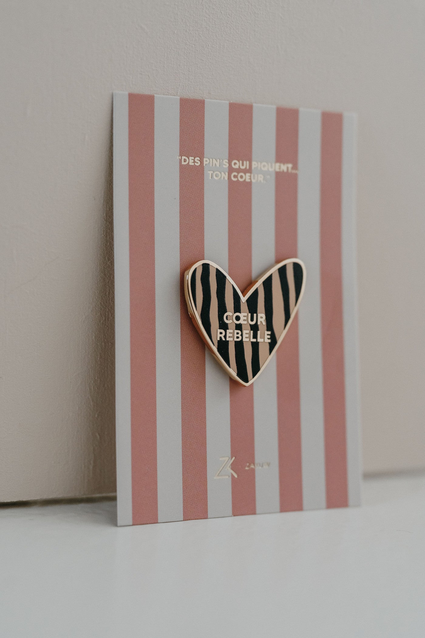 Pin's coeur rebelle