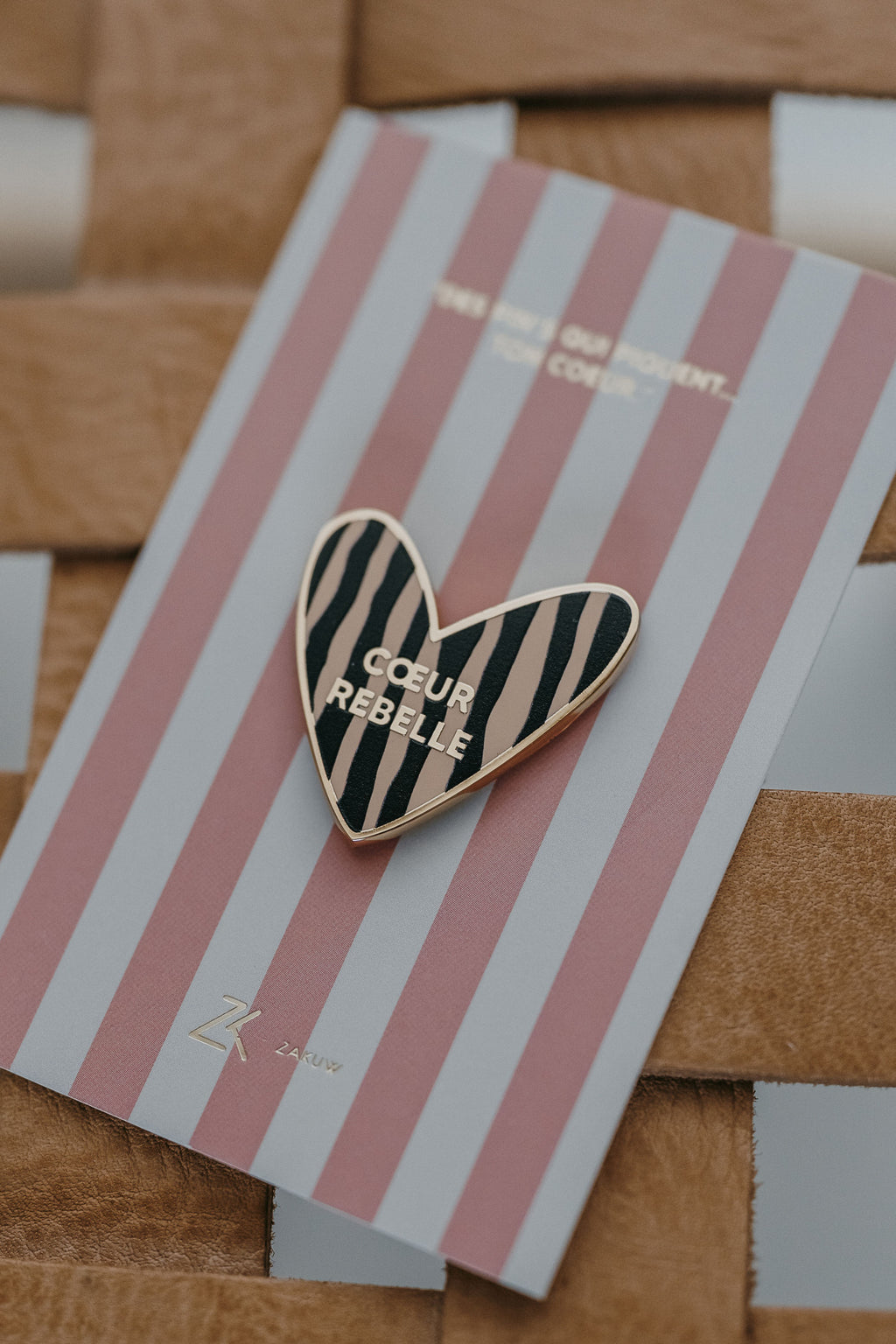 Pin's coeur rebelle 2